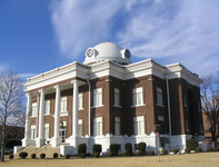 Dyersburg Courthouse. Photo by author.