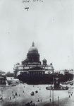 An unidentified pilot flies over St. Isaac’s Cathedral in St. Petersburg ca. 1911.
