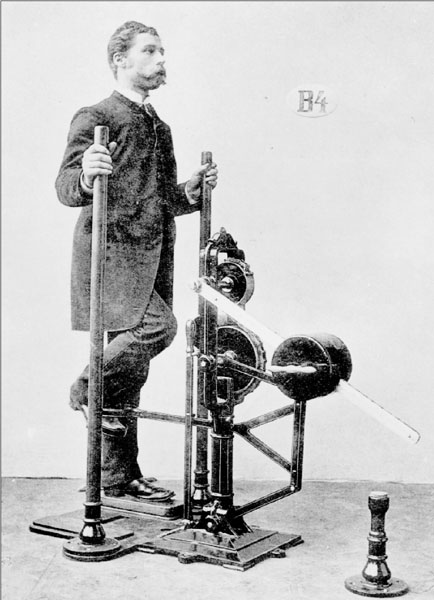 Zander's knee-flexing machine. A. Levertin, Dr. G. Zander's Medico-Mechanische Gymnastik (Stockholm: P. A. Norstedt, 1892).
