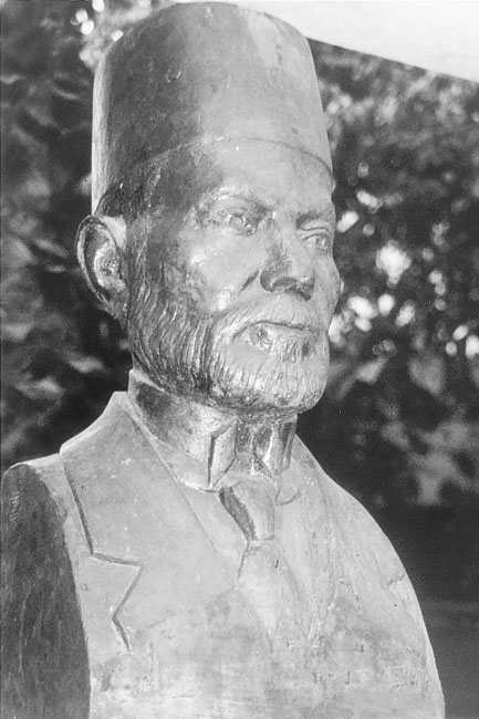 Honor at last: bust of Ahmad Kamal at the Mariette Monument, Egyptian Museum. His bust and those of several other Egyptian scholars were added to those of Europeans some years after Egyptians took over the Antiquities Service.